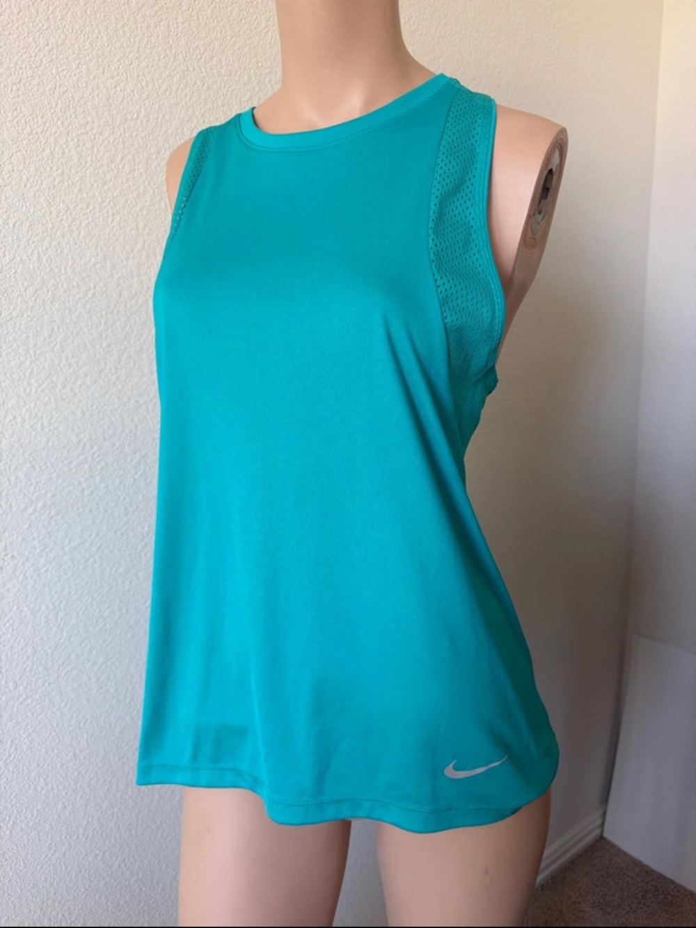 New Nike Women's Aqua Performance Tank Top Medium